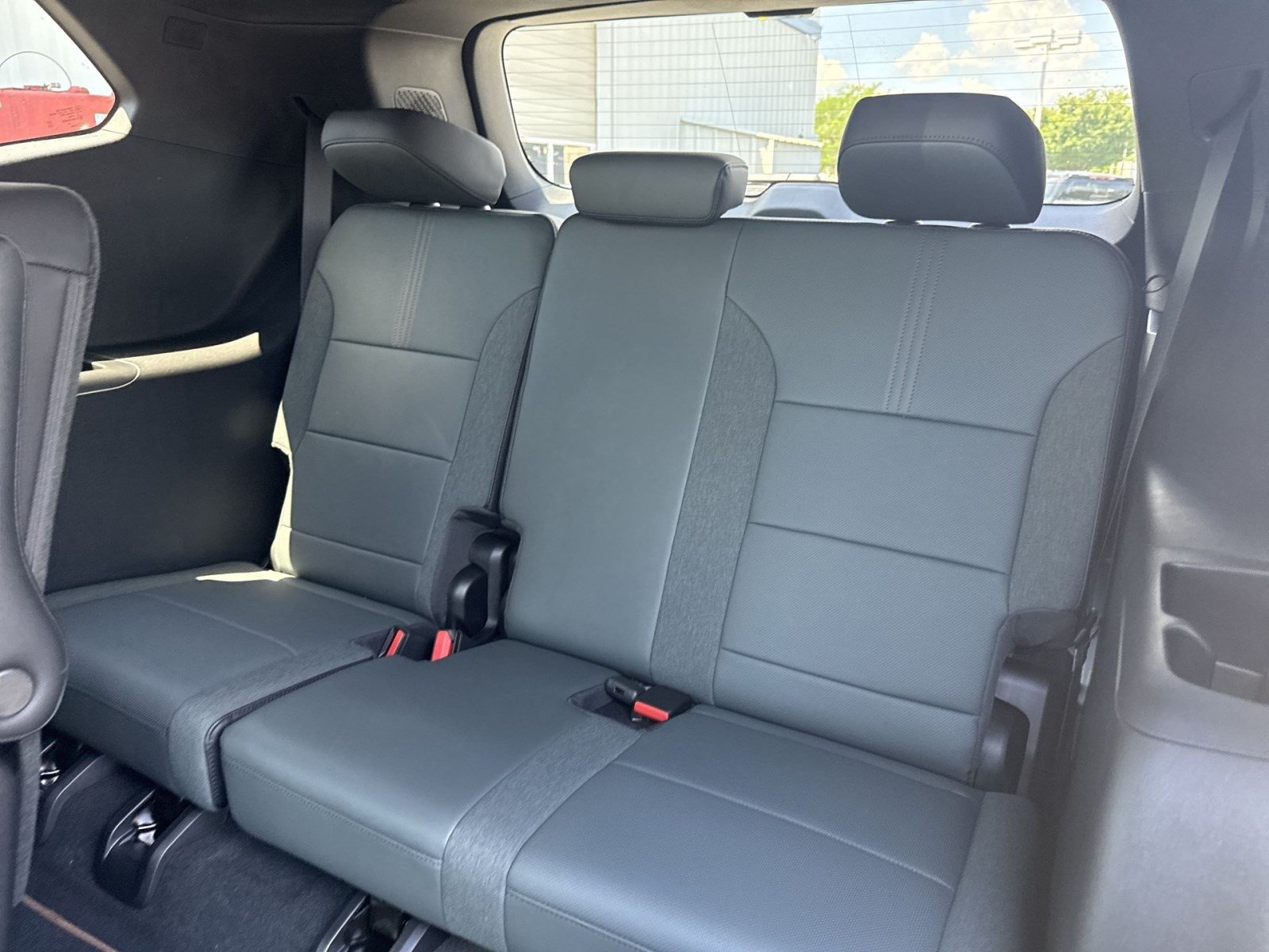 New 2026 GMC Acadia AT4 w/ Luxury Package AWD/4WD image 21