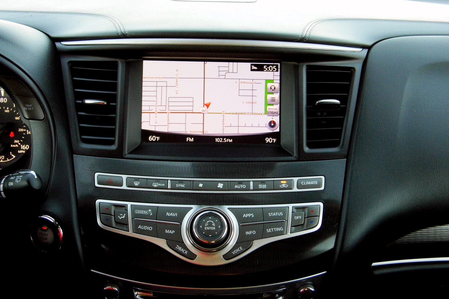 Used 2020 INFINITI QX60 Luxe w/ Essential Package image 16