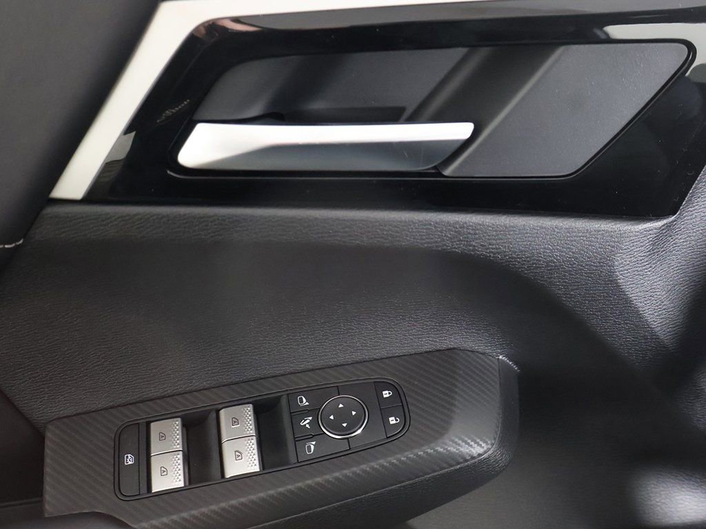 New 2026 Mitsubishi Outlander AWD image 39