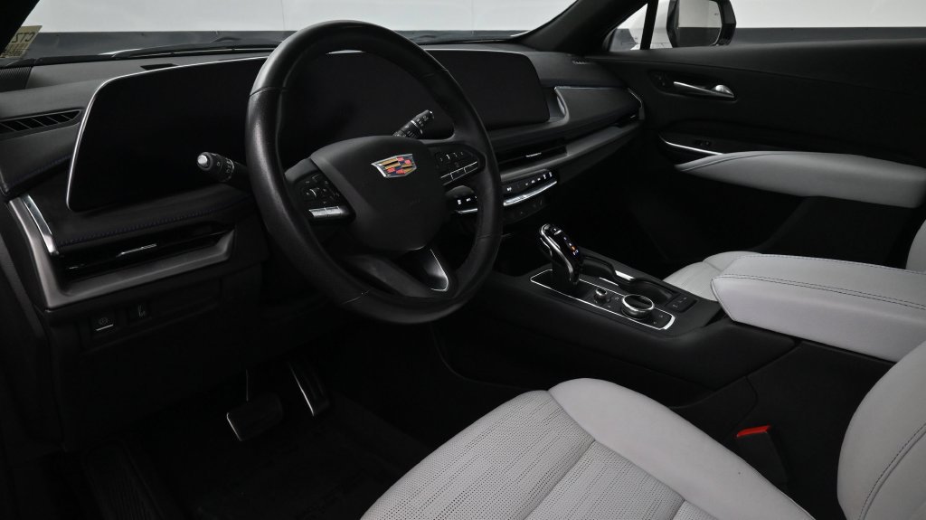 Certified 2024 Cadillac XT4 Sport FWD image 7