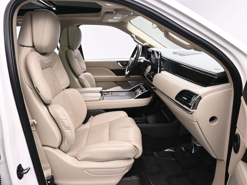 Used 2021 Lincoln Navigator L Reserve w/ Luxury Package image 25