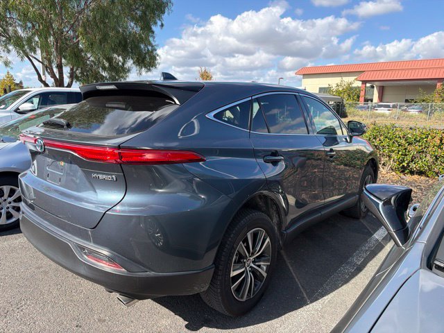 Used 2022 Toyota Venza LE AWD/4WD image 3