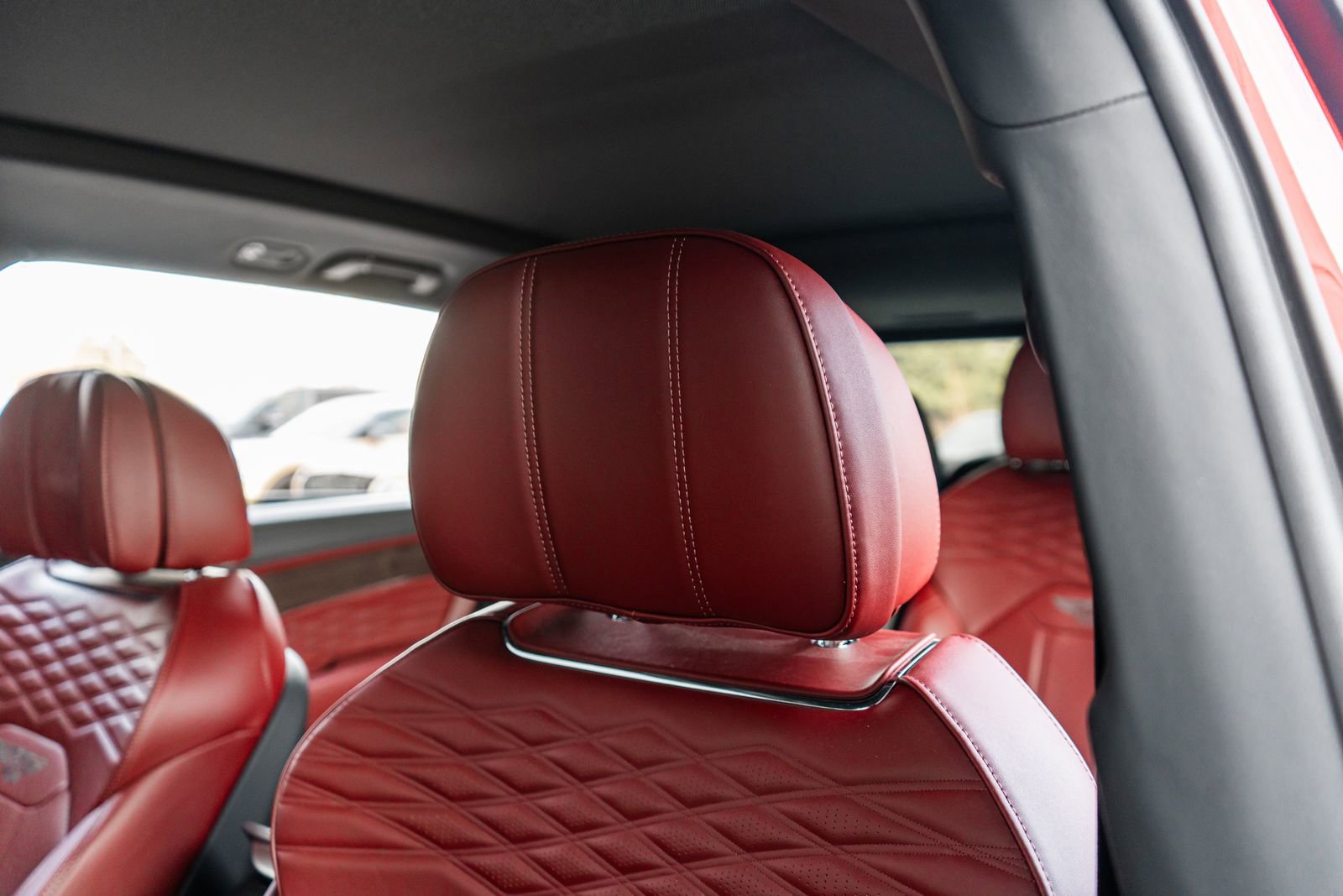 Used 2024 Bentley Bentayga Extended Wheelbase image 29