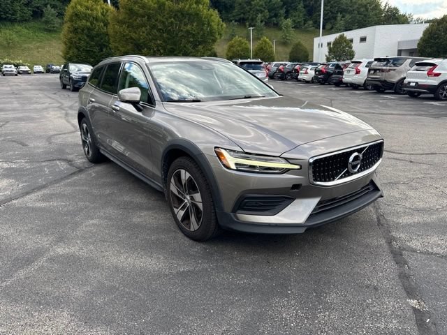 Used 2020 Volvo V60 T5 Cross Country AWD/4WD image 7