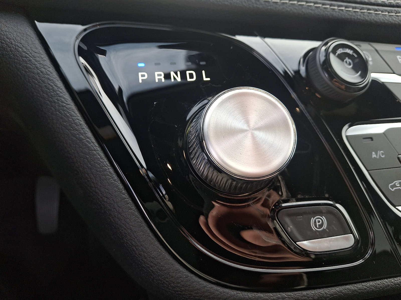 New 2026 Chrysler Pacifica Select FWD image 12