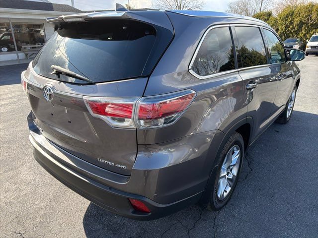Used 2015 Toyota Highlander Limited Platinum AWD/4WD image 12