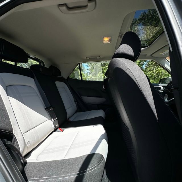 Certified 2025 Hyundai Venue SEL FWD image 18