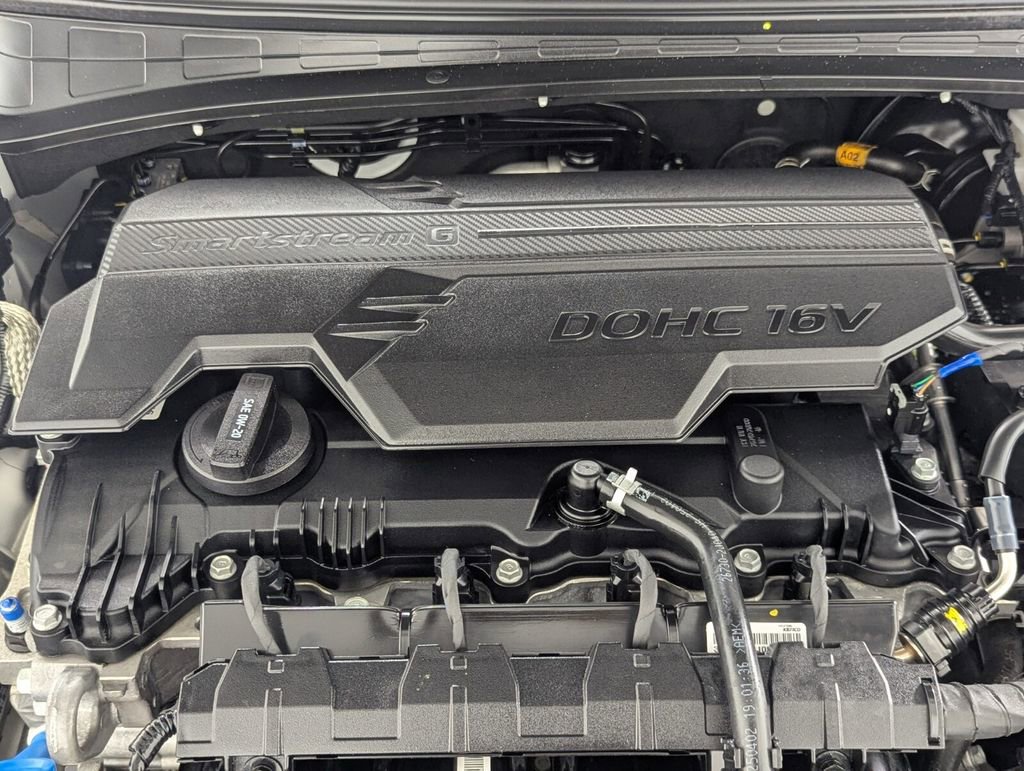 Used 2025 Hyundai Elantra SE image 12