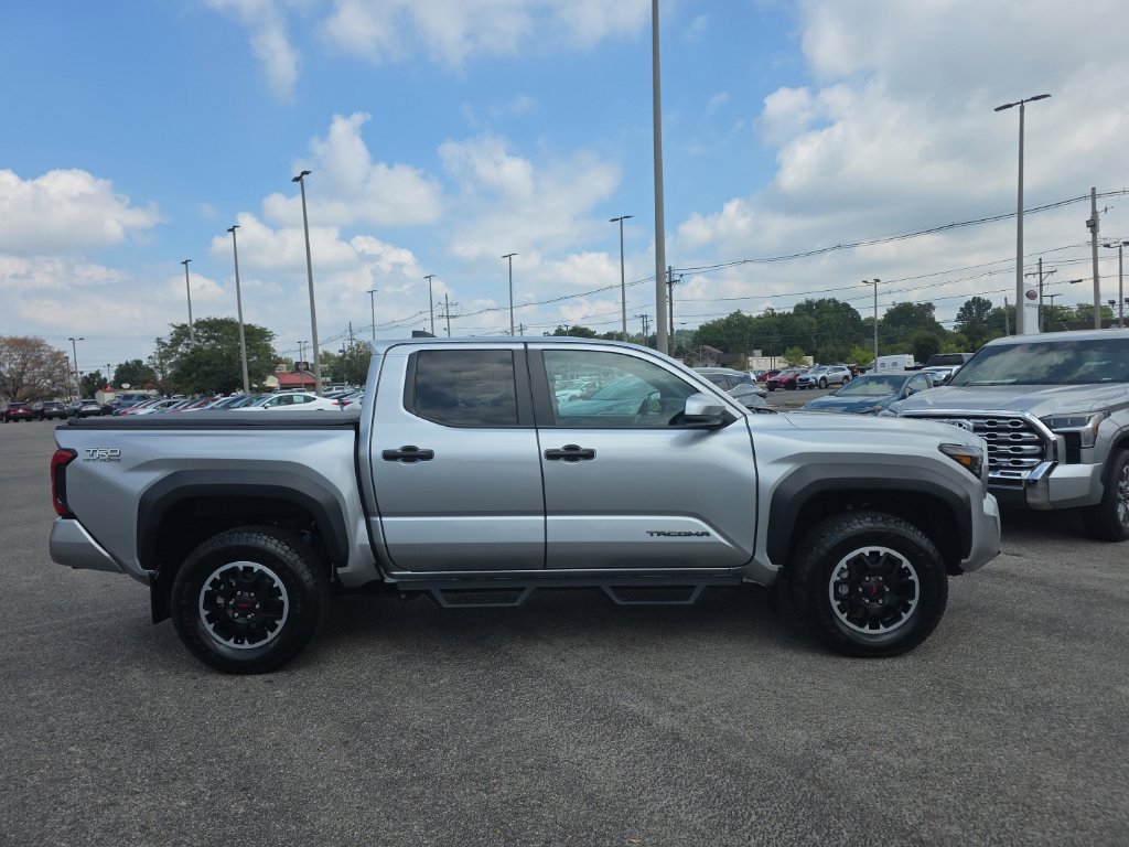 Used 2024 Toyota Tacoma TRD Off-Road AWD/4WD image 3