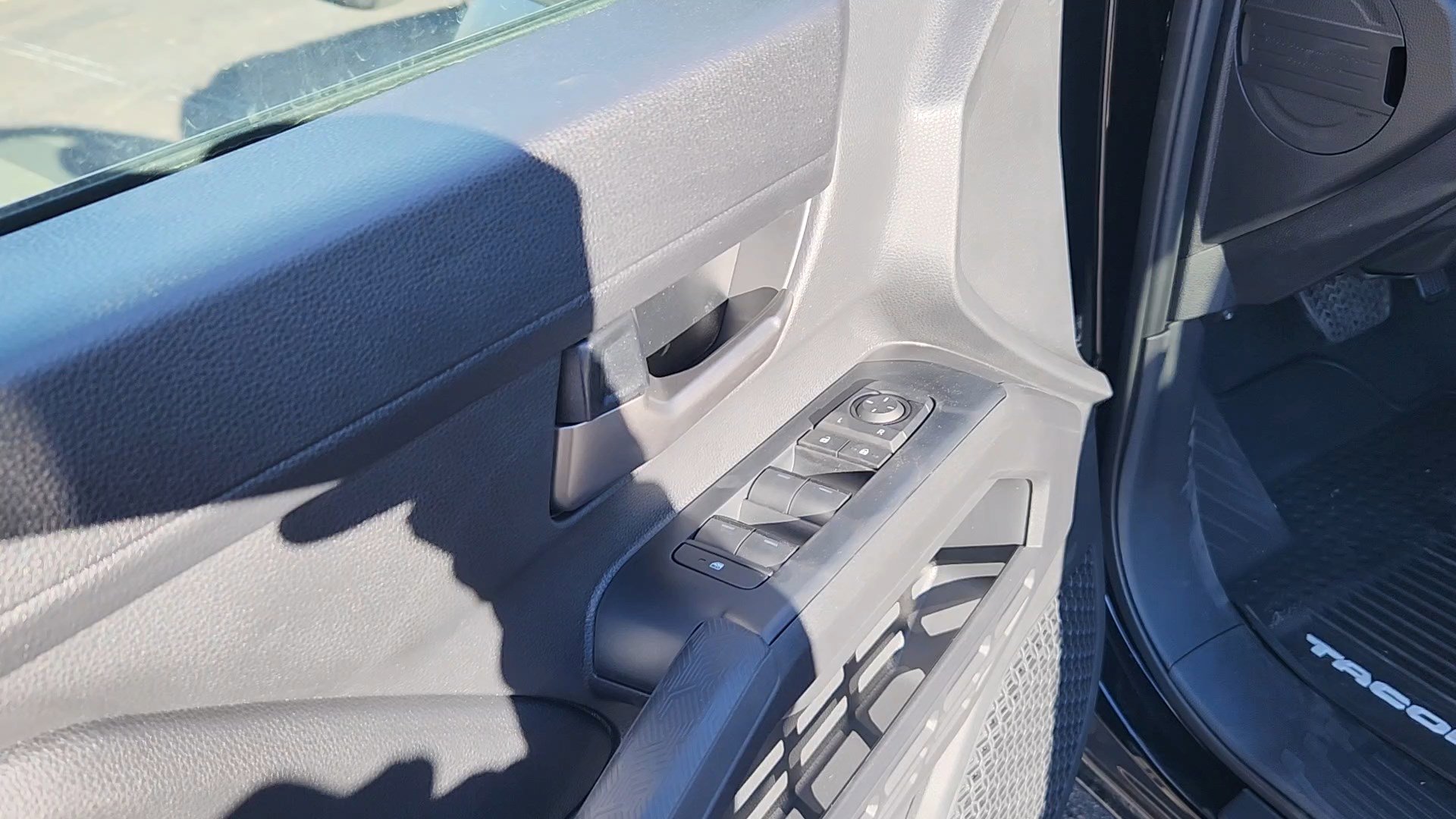 New 2025 Toyota Tacoma TRD Off-Road image 7