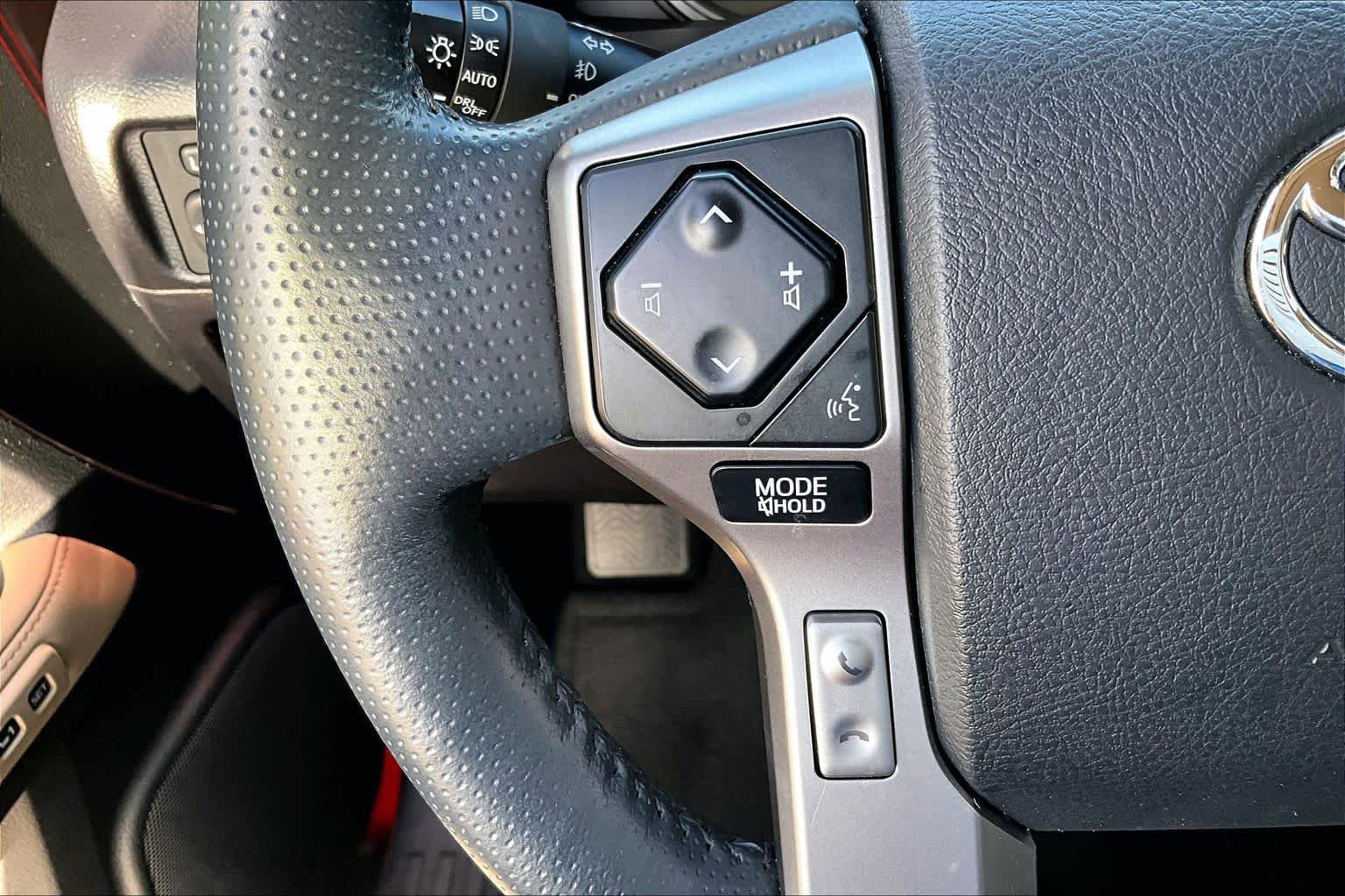 Used 2024 Toyota 4Runner Limited AWD/4WD image 21