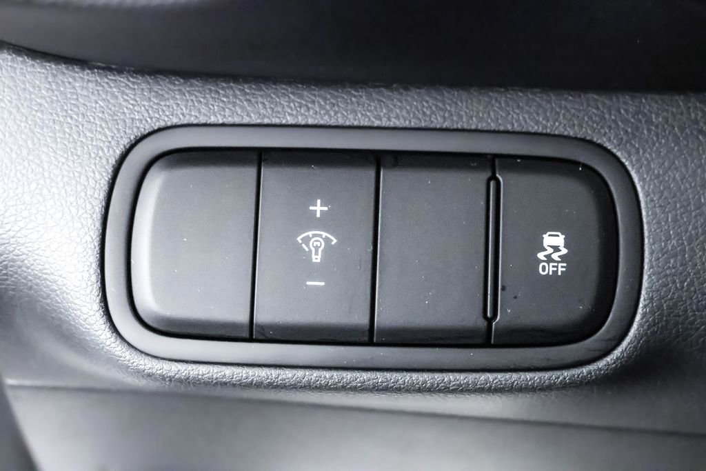 Used 2023 Hyundai Venue SE w/ Cargo Package image 15