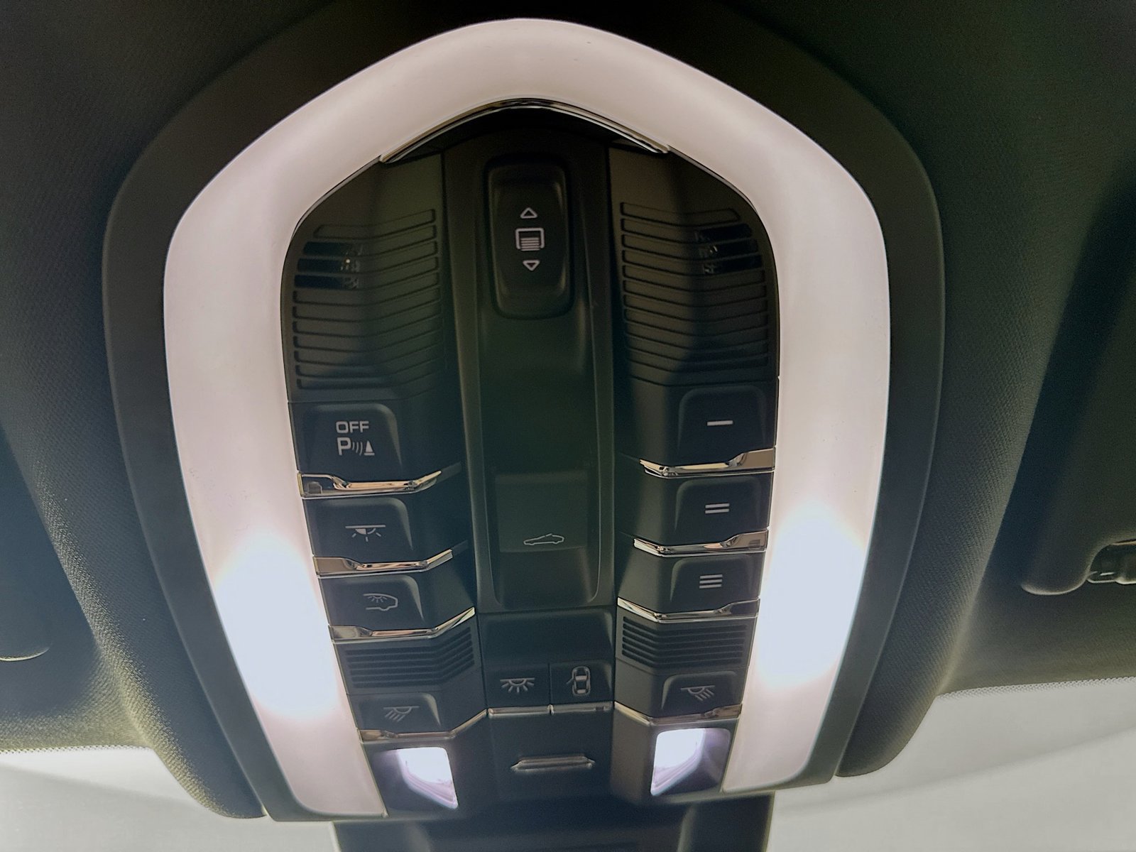 New 2026 Porsche Macan AWD/4WD image 32