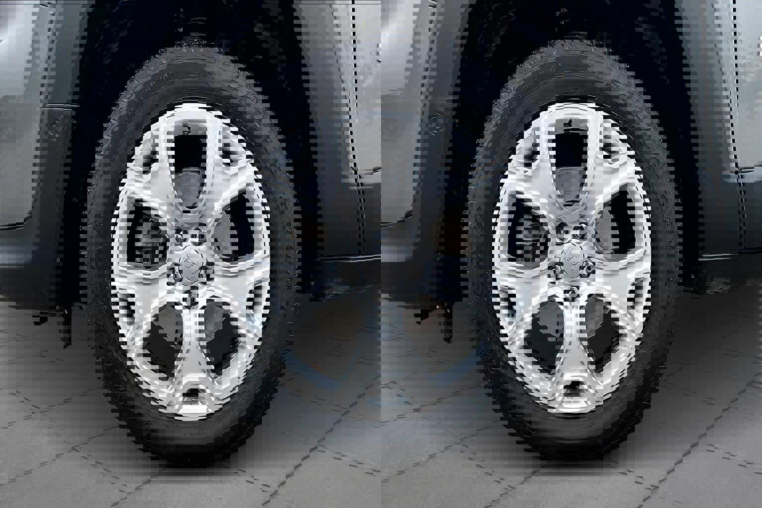 Used 2020 Jeep Renegade Limited w/ Advanced Technology Group image 11