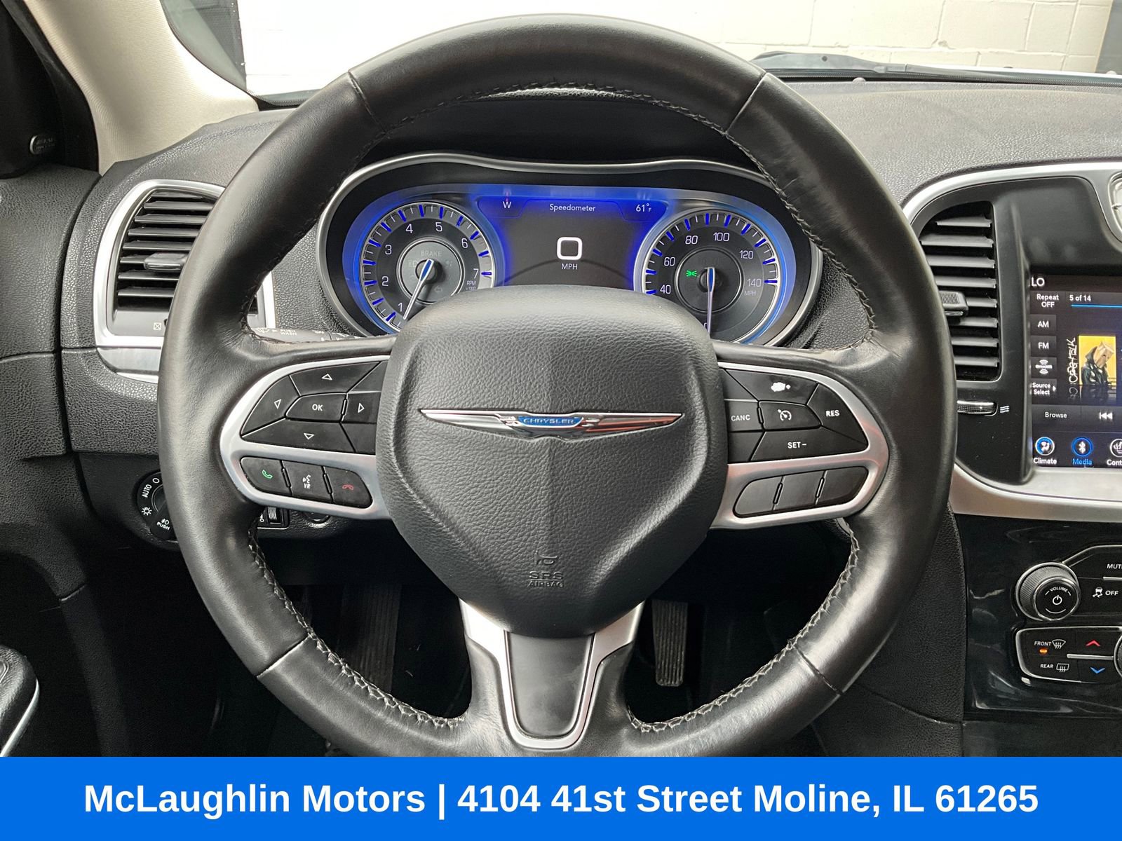 Used 2021 Chrysler 300 Touring L image 3