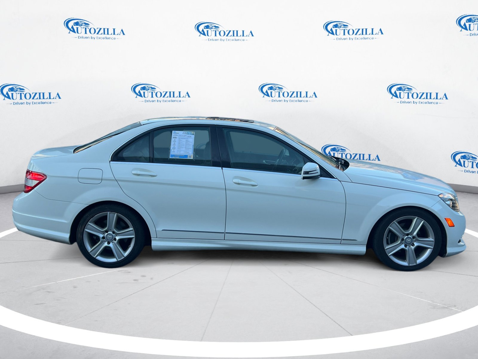 Used 2011 Mercedes-Benz C 300 4MATIC Sedan image 6