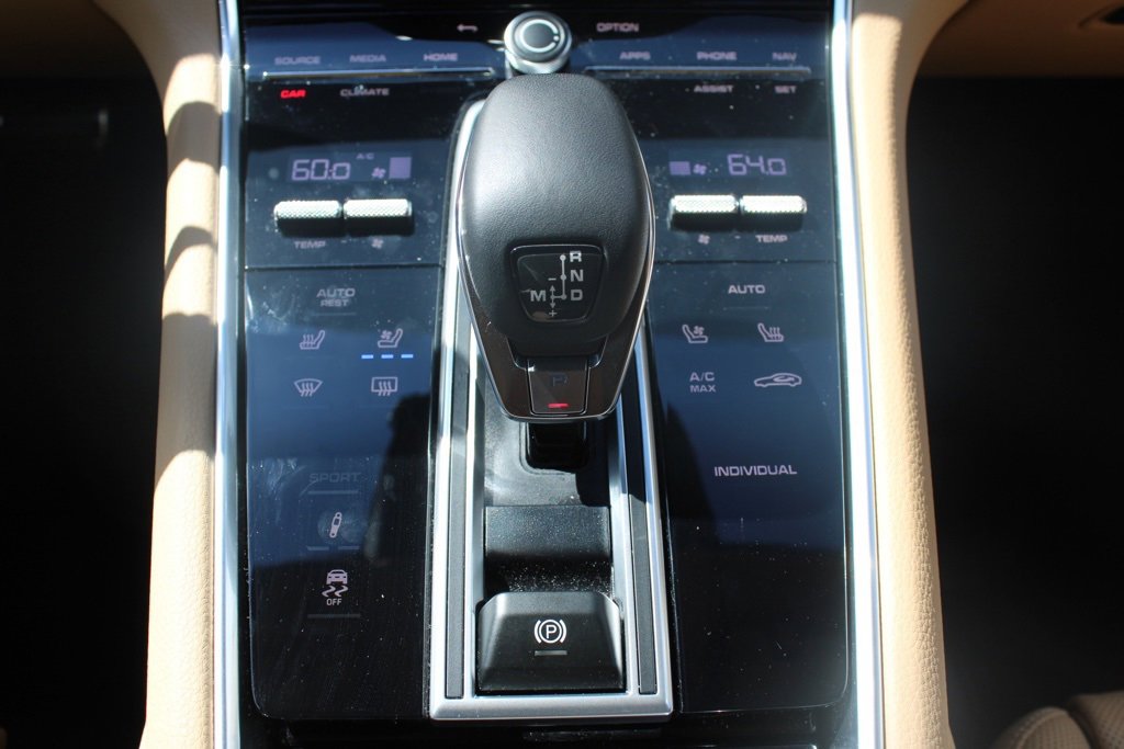 Used 2023 Porsche Panamera 4 image 25