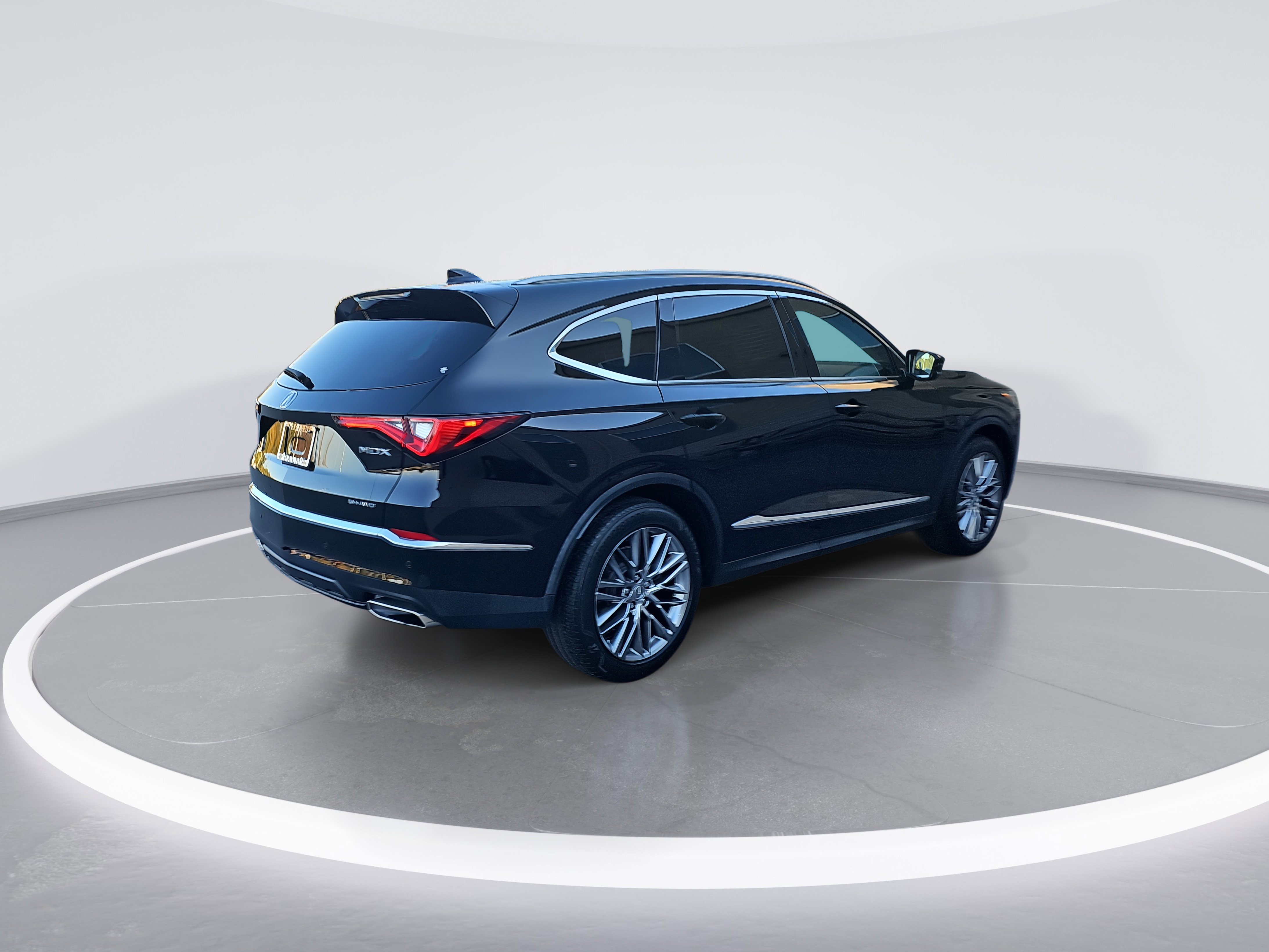 Used 2023 Acura MDX SH-AWD w/ Advance Package image 3