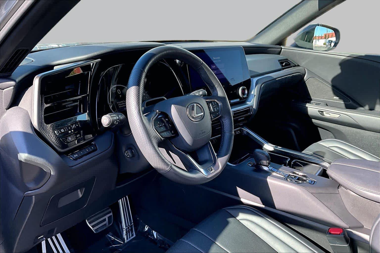 Used 2025 Lexus TX 500h AWD w/ Technology Package image 18