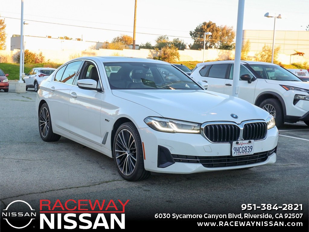 Used 2023 BMW 530e image 1