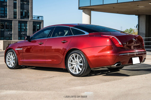 Used 2012 Jaguar XJ image 6