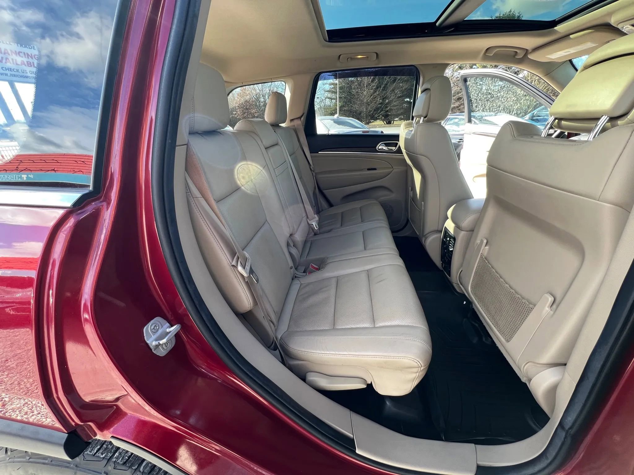Used 2014 Jeep Grand Cherokee Limited w/ Luxury Group II AWD/4WD image 13