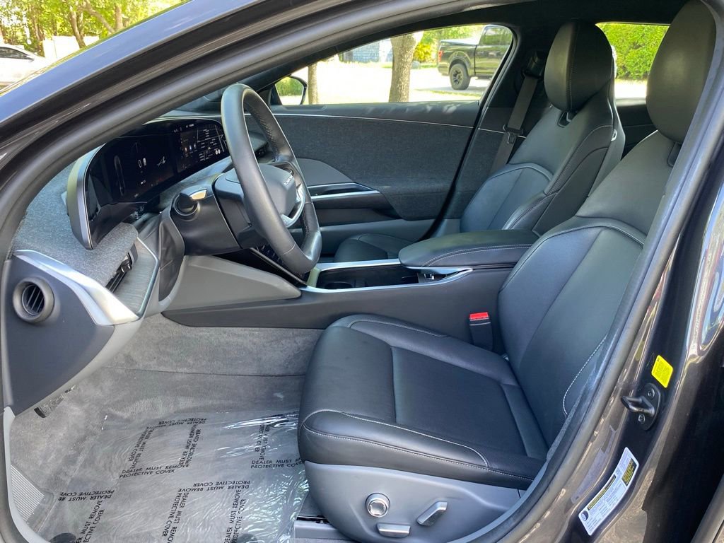 Used 2024 Lucid Air Pure RWD image 38