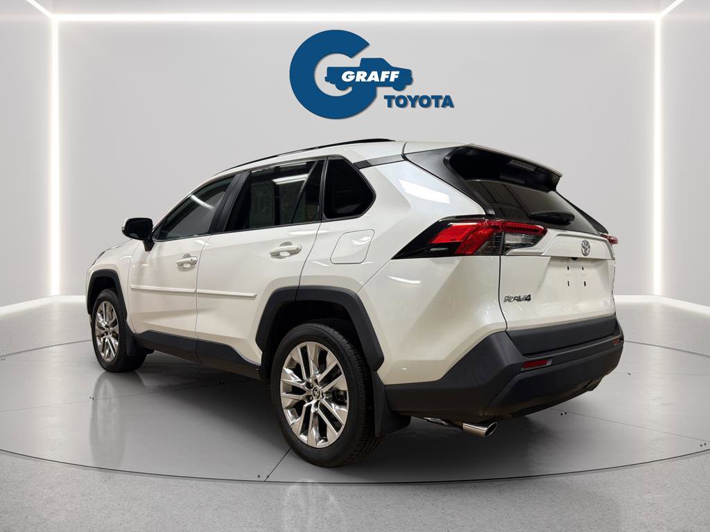 Used 2021 Toyota RAV4 XLE Premium AWD/4WD image 4