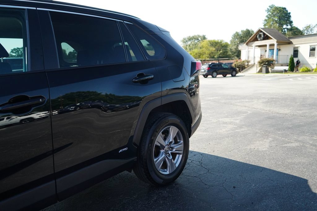 Used 2025 Toyota RAV4 XLE AWD/4WD image 22