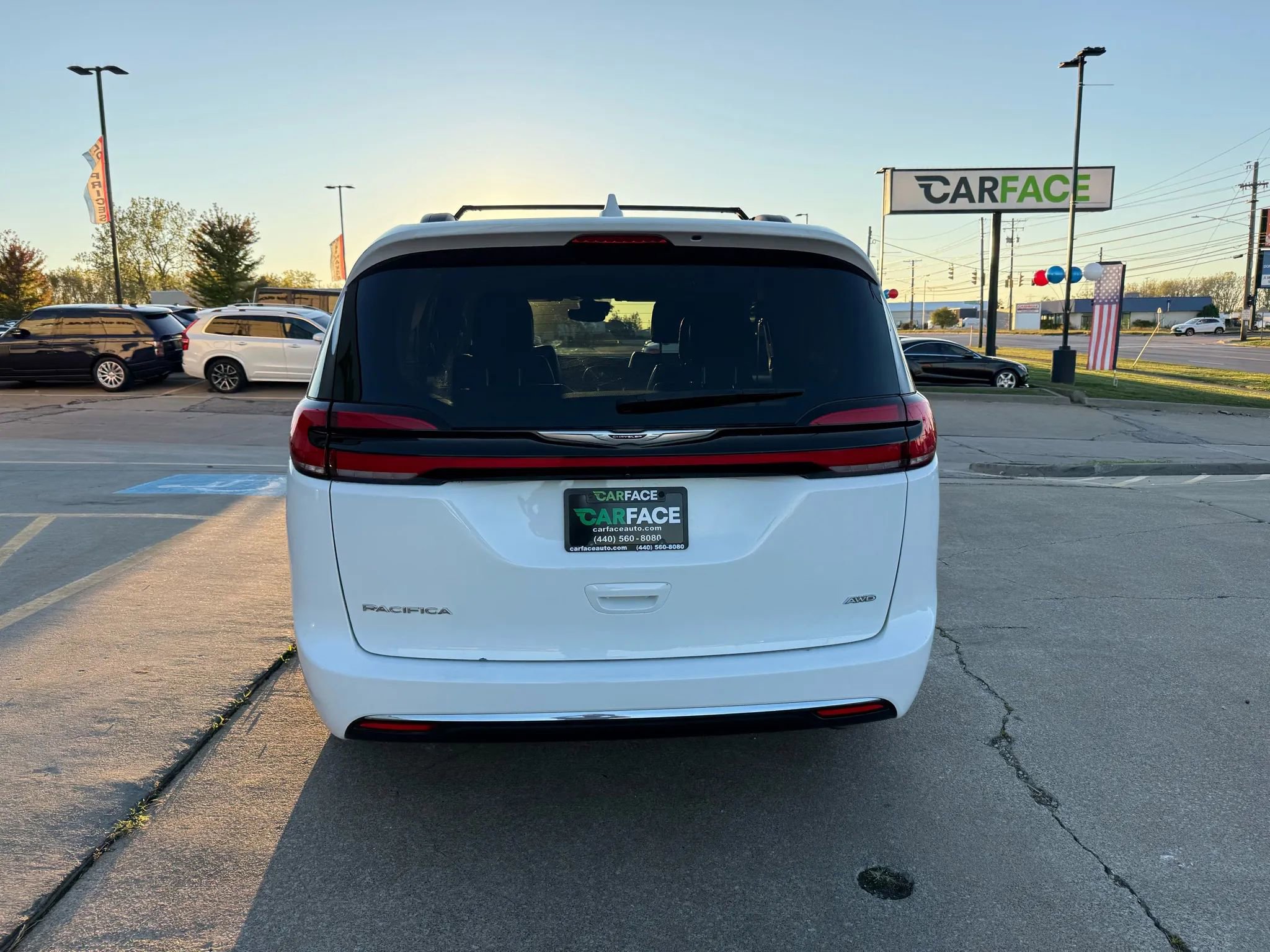 Used 2022 Chrysler Pacifica Touring-L image 10