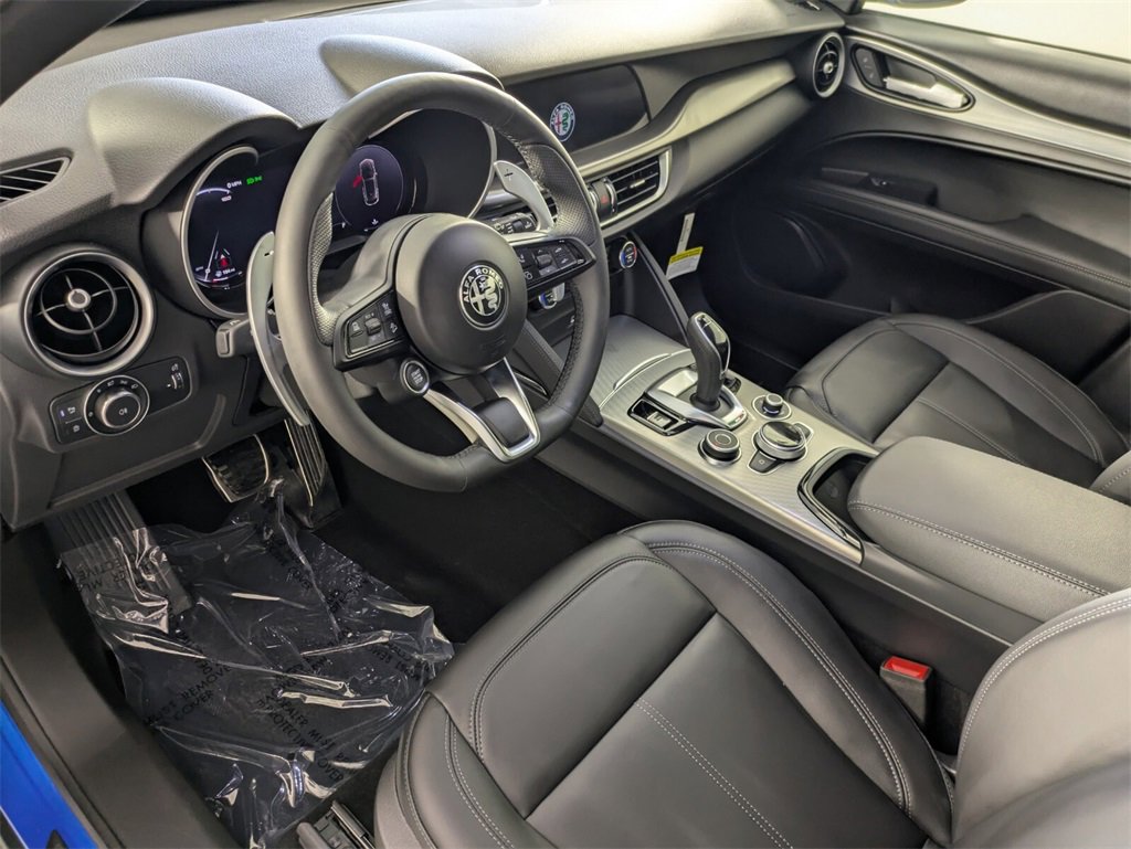 New 2025 Alfa Romeo Stelvio Sprint image 10
