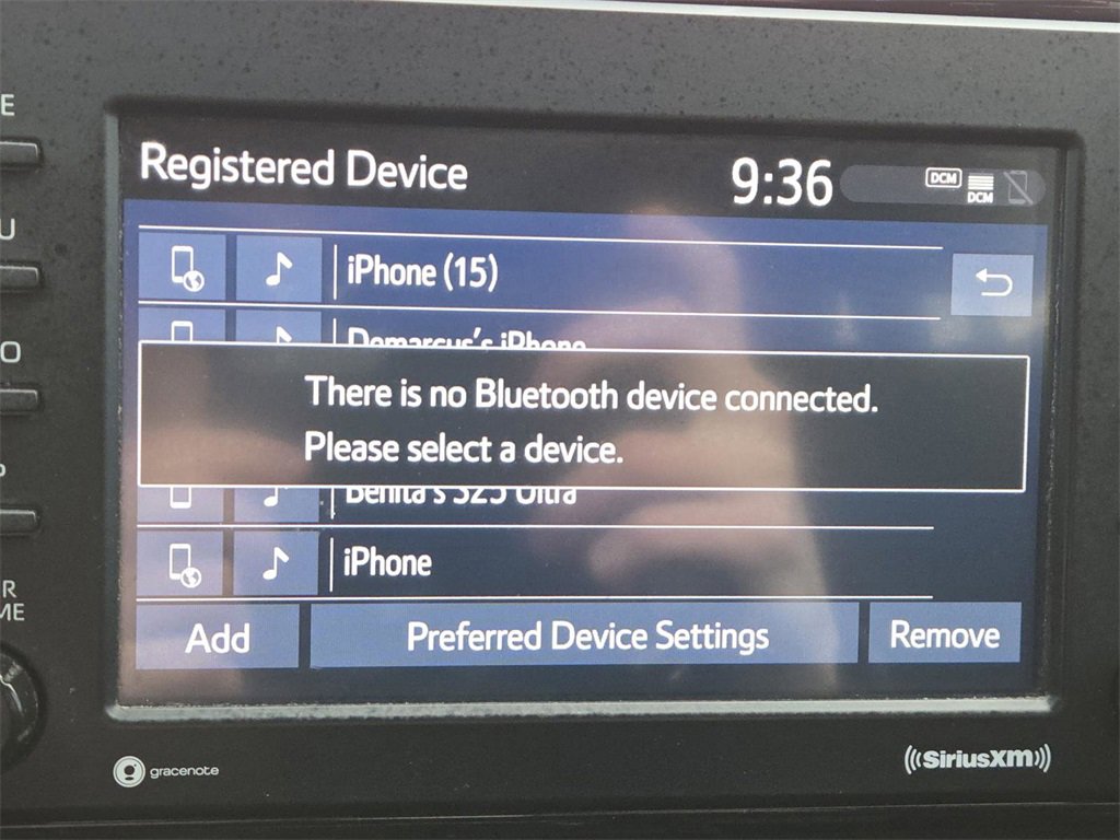 Used 2021 Toyota RAV4 LE image 3