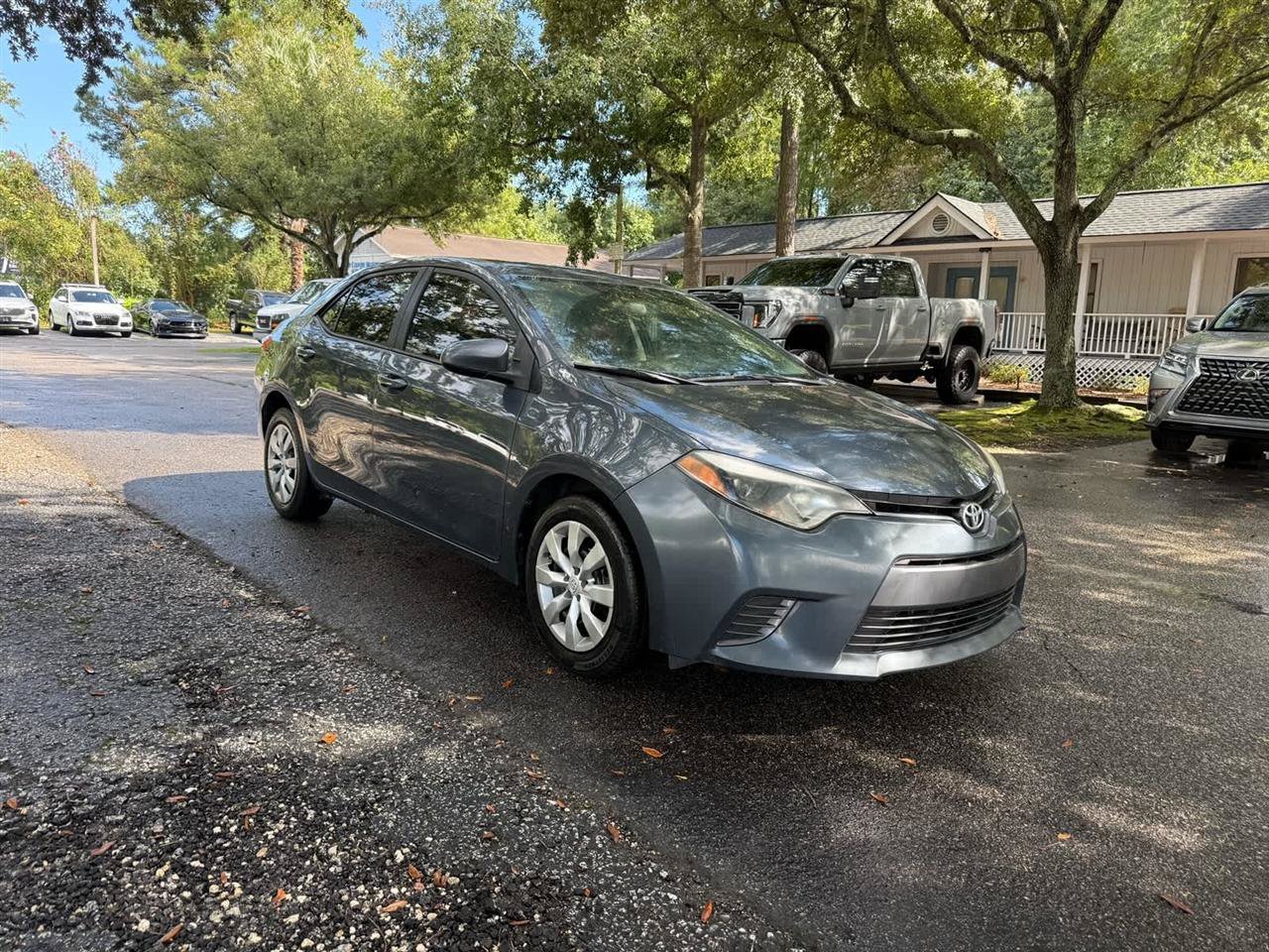 Used 2015 Toyota Corolla LE FWD image 3