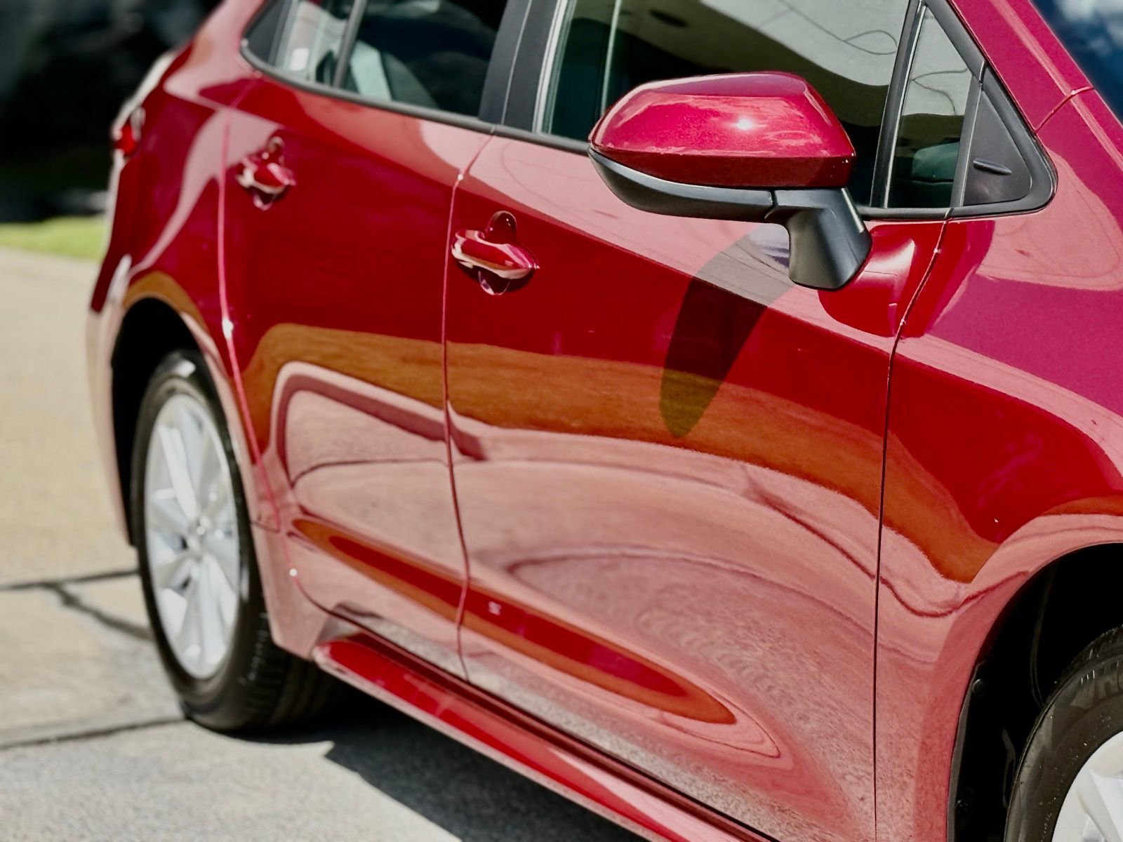 Used 2025 Toyota Corolla LE w/ LE Premium Package FWD image 9