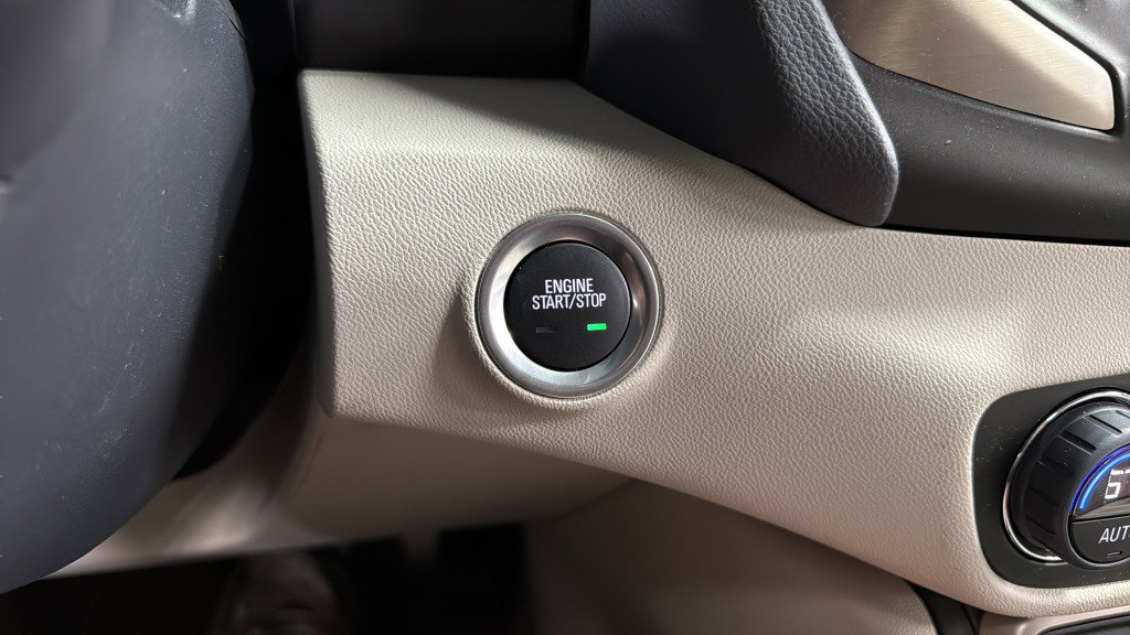 Used 2024 GMC Terrain Denali w/ Denali Premium Package image 27