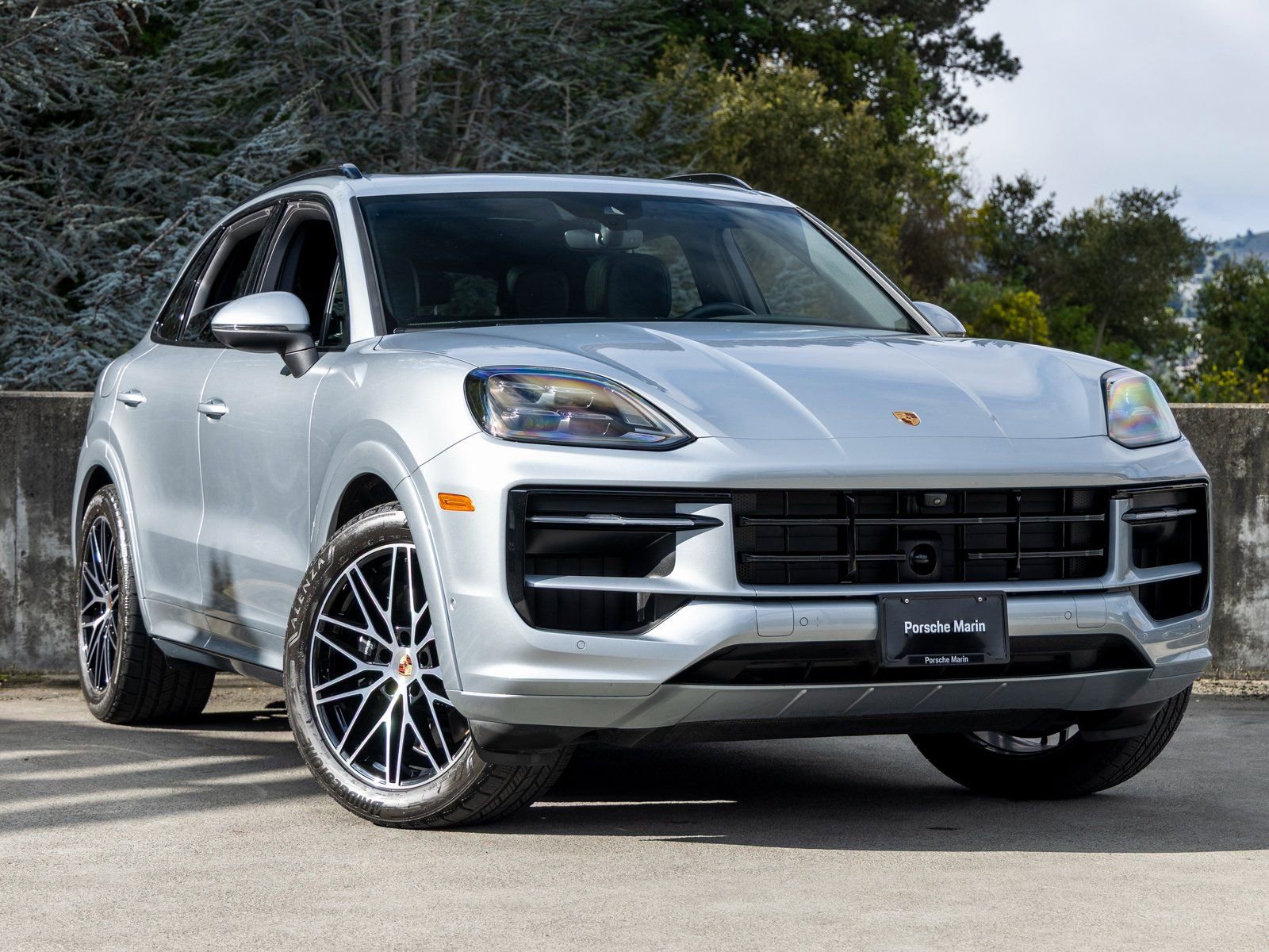 Certified 2025 Porsche Cayenne image 6