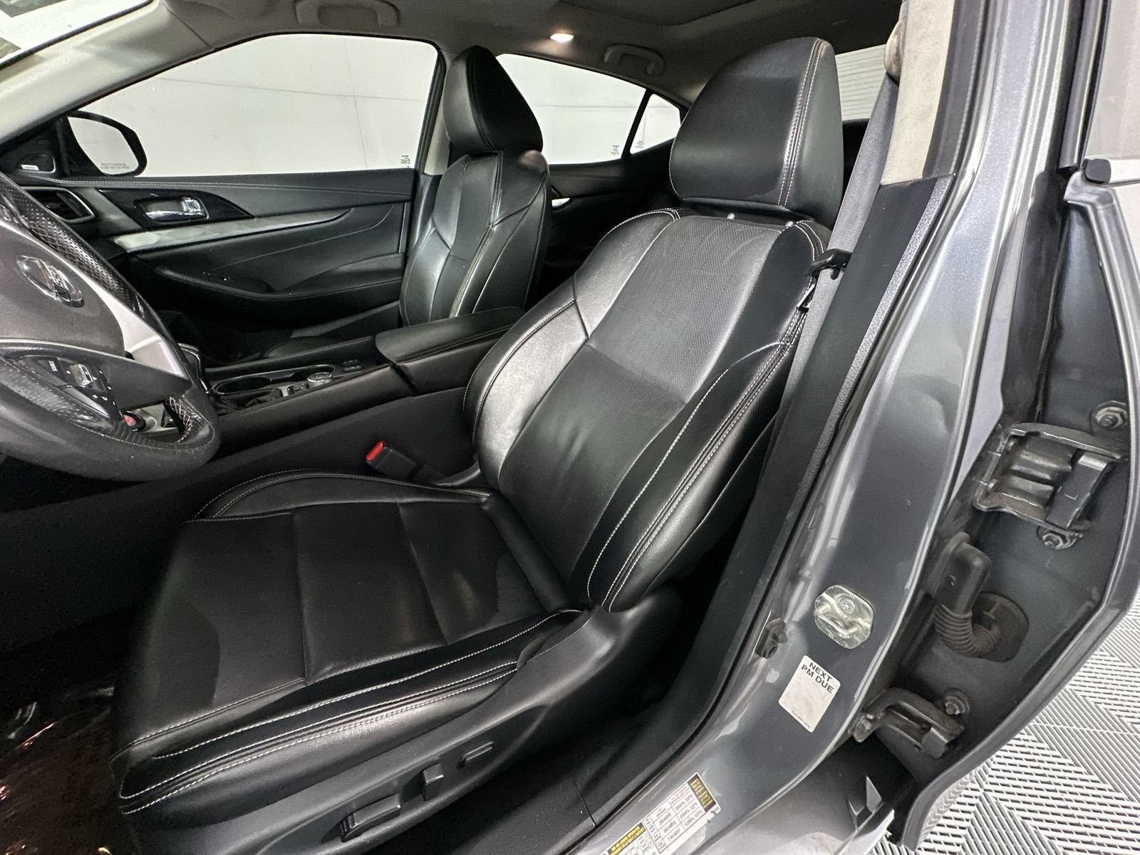 Used 2020 Nissan Maxima 3.5 SL w/ Floor Mat Group FWD image 11
