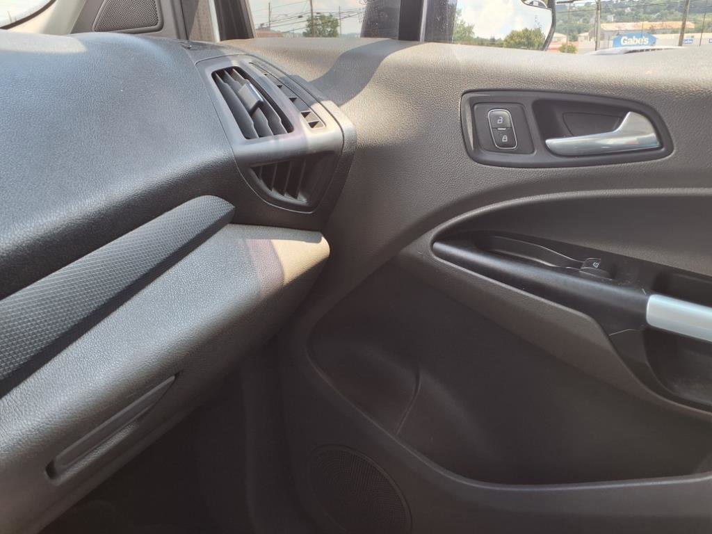 Used 2021 Ford Transit Connect XLT image 17