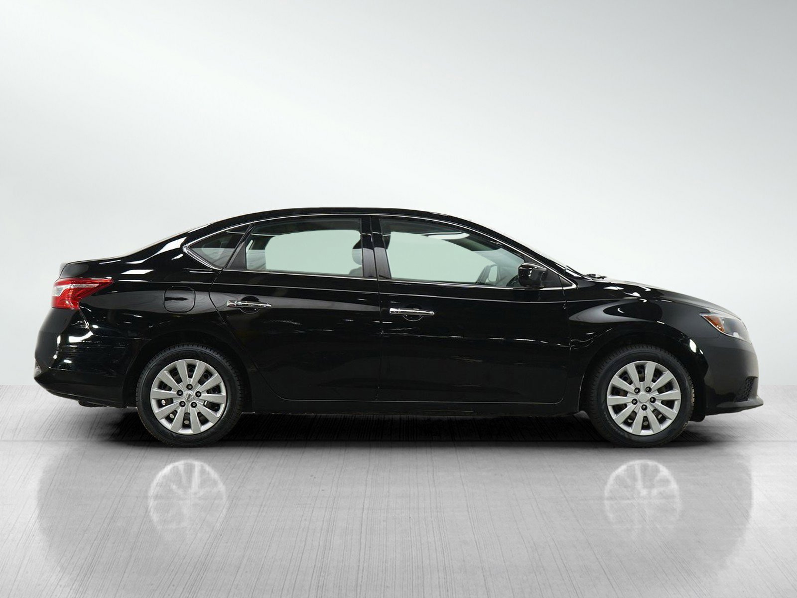 Used 2019 Nissan Sentra S FWD image 6