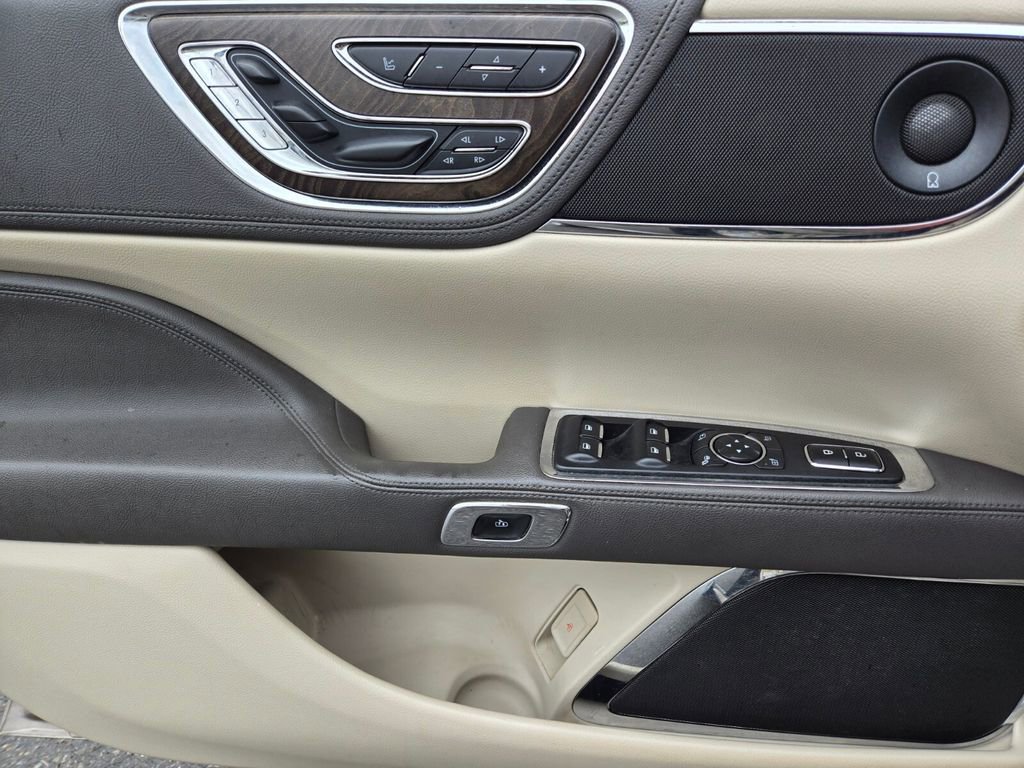 Used 2019 Lincoln Continental Reserve AWD/4WD image 38