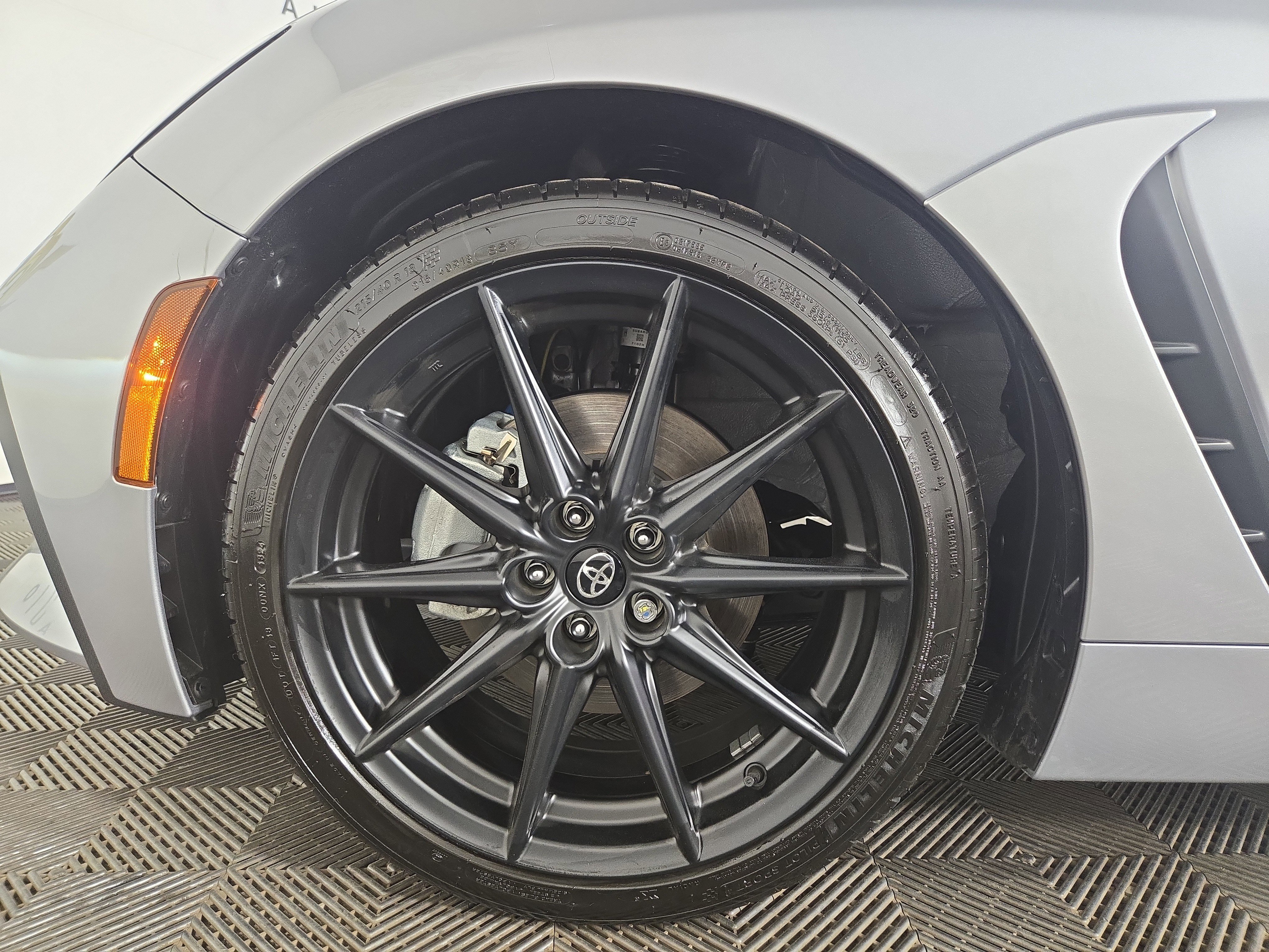 Used 2025 Toyota GR86 Premium w/ ALL Weather Mat Package (TMS) image 31