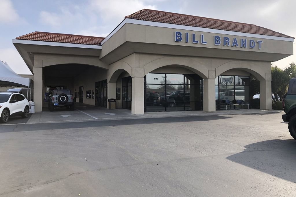 Used 2022 Tesla Model Y Long Range image 25