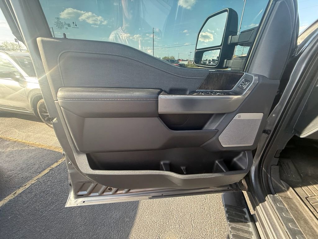 Used 2023 Ford F250 Lariat w/ Lariat Ultimate Package AWD/4WD image 11