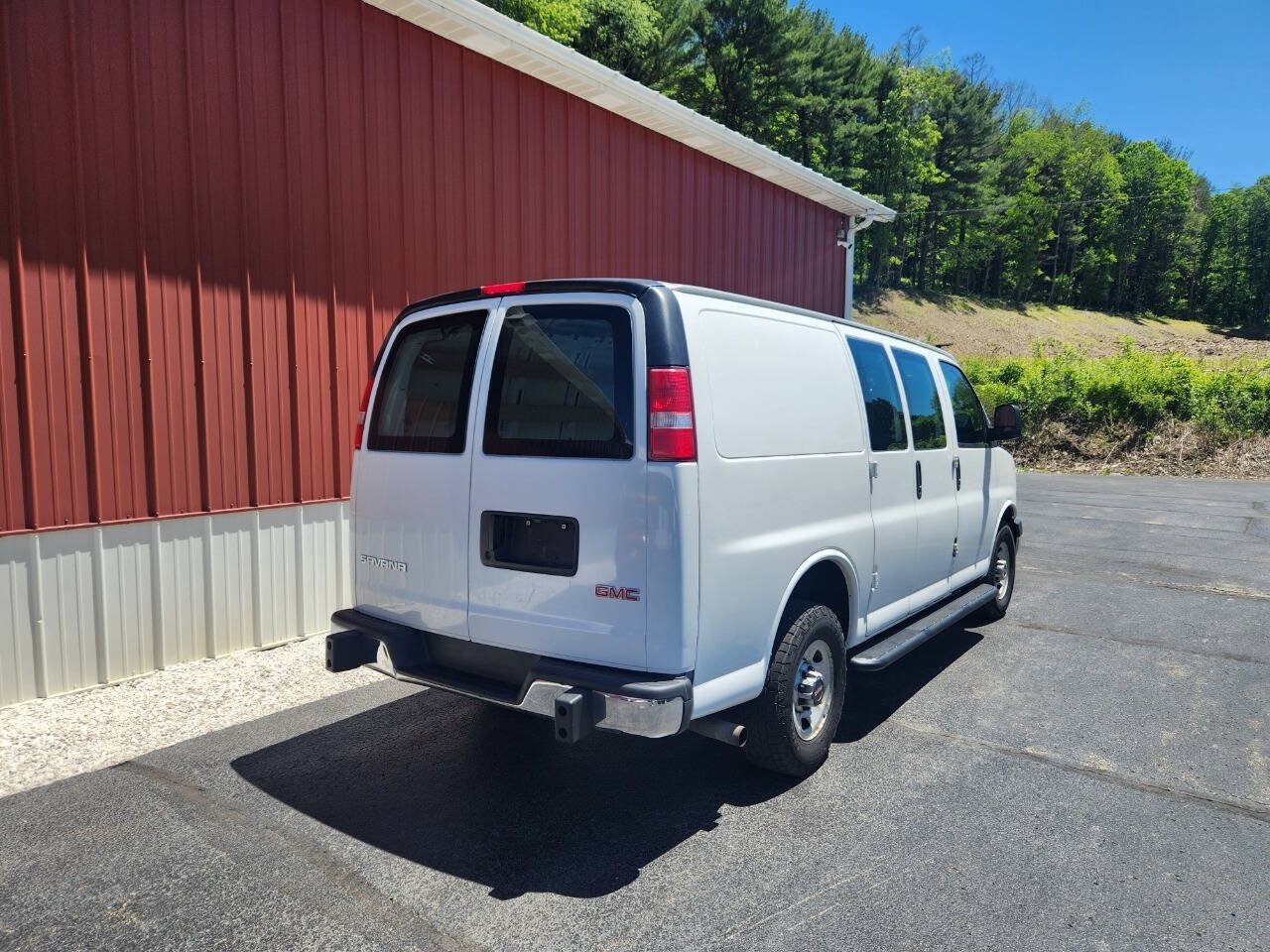 Used 2017 GMC Savana 2500 RWD image 9