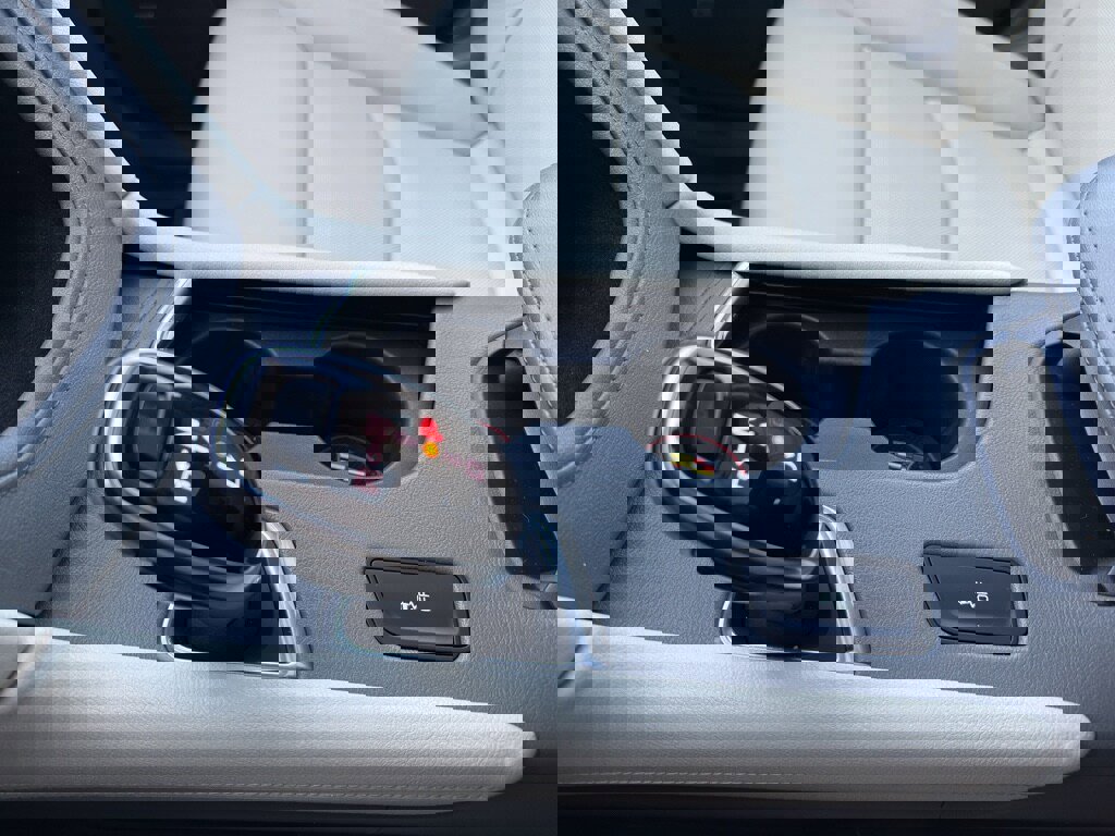 Used 2017 Cadillac XT5 Luxury w/ Driver Awareness Package image 26