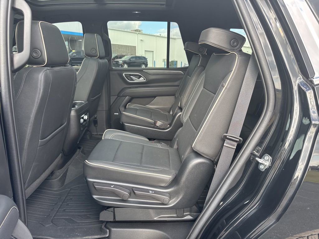 Used 2023 GMC Yukon SLT w/ SLT Luxury Package image 36