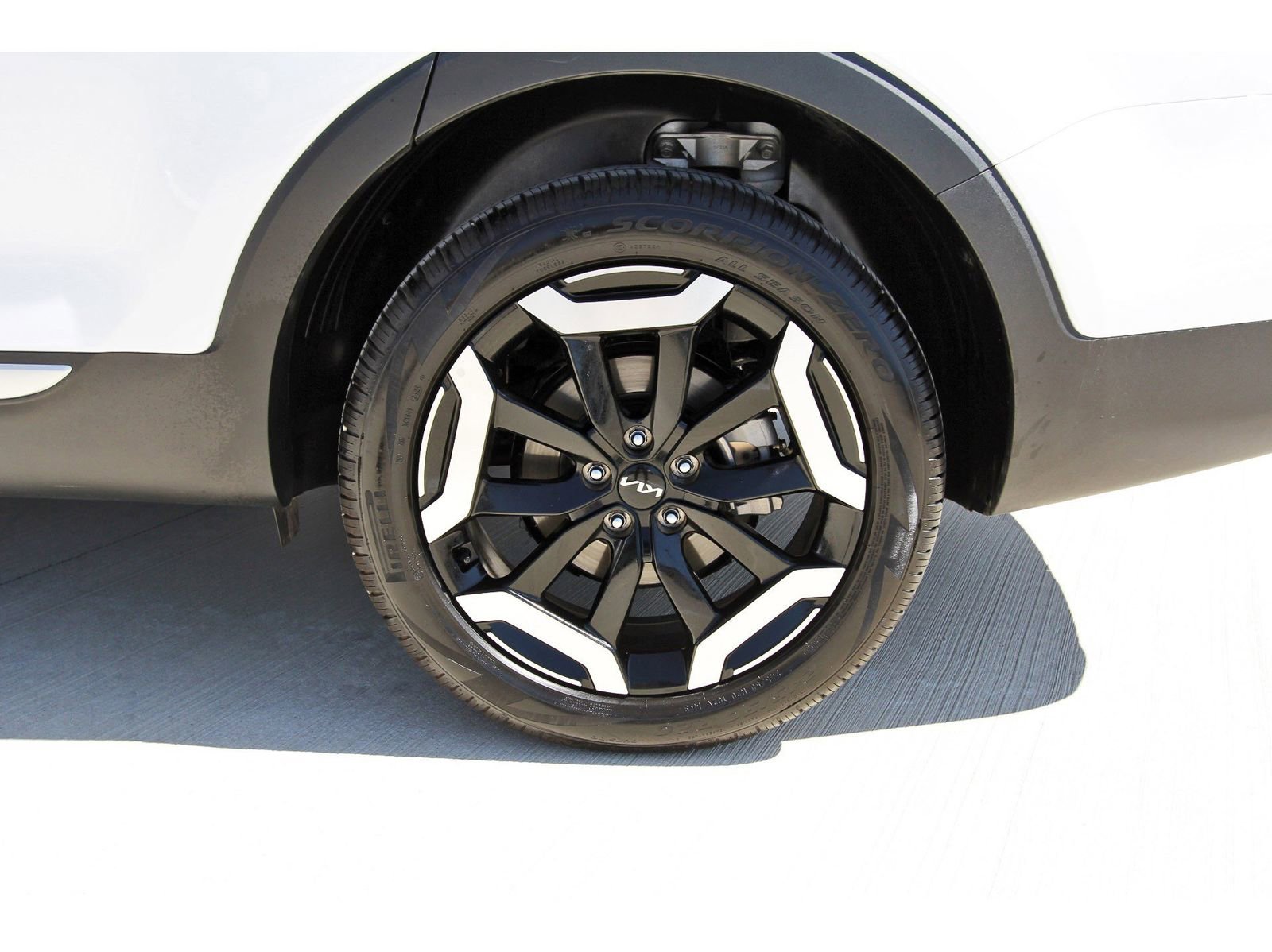 Used 2025 Kia Telluride EX w/ EX Captain's Chair Package image 31