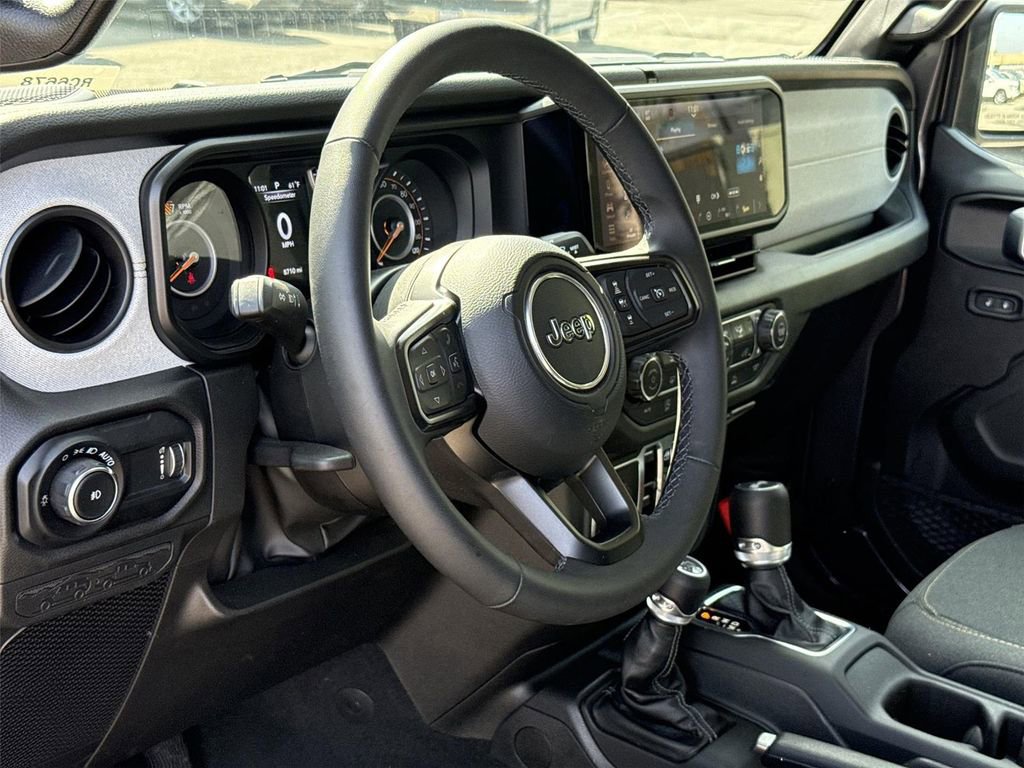 Used 2025 Jeep Wrangler Unlimited Sport AWD/4WD image 9