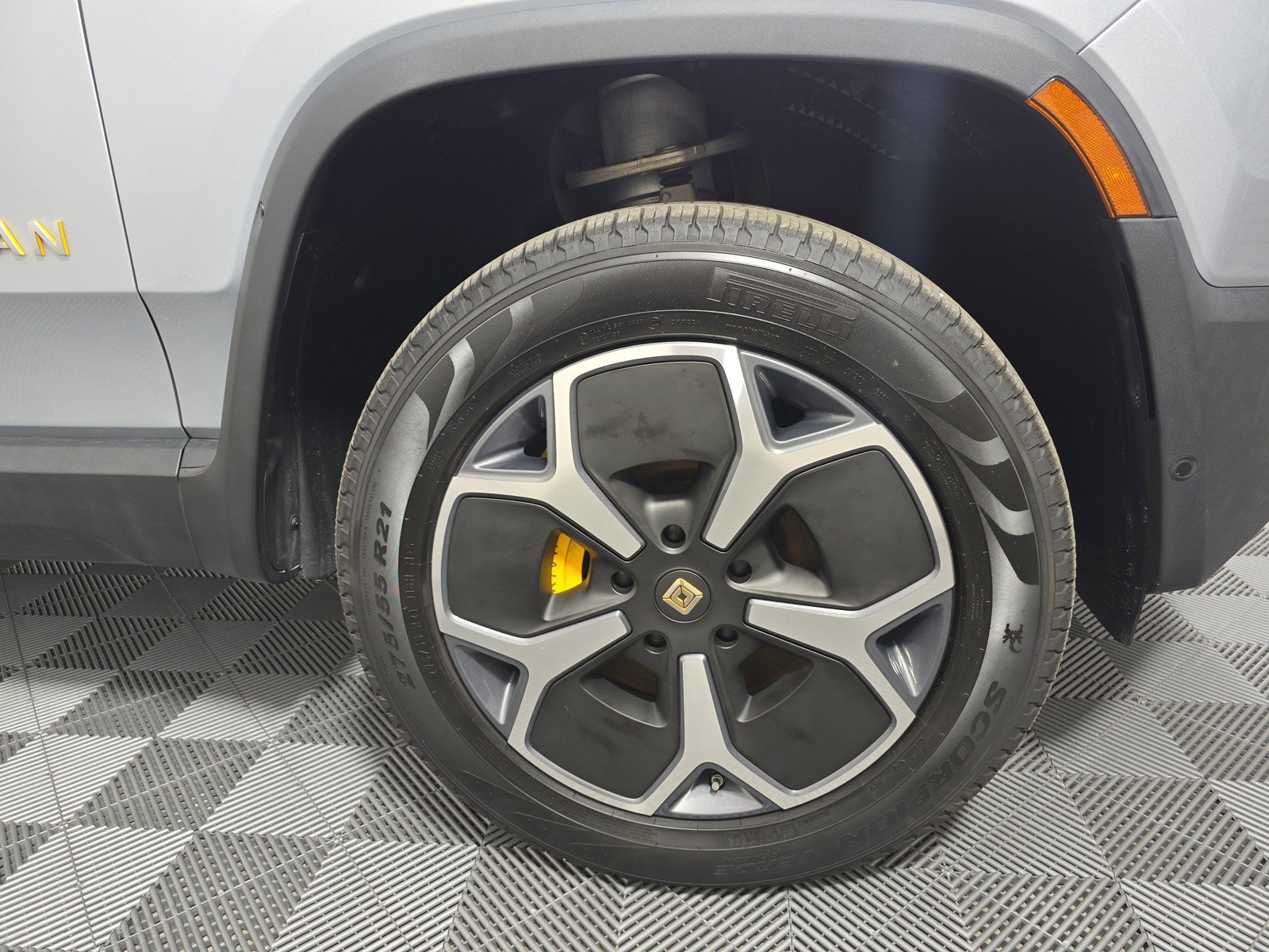 Used 2023 Rivian R1S Adventure AWD/4WD image 11