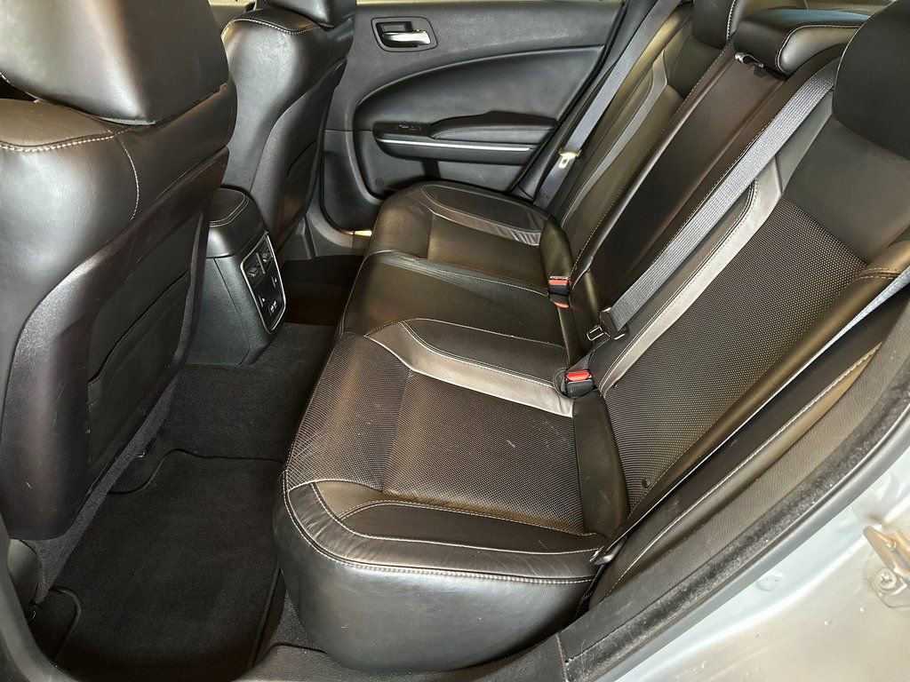 Used 2019 Dodge Charger SXT w/ Leather Interior Group image 20